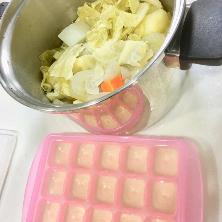 離乳食初期 圧力鍋で野菜だし 冷凍から解凍 レシピ 作り方 By Bella 楽天レシピ 離乳食初期 圧力鍋で野菜だし 冷凍から解凍 レシピ 作り方 By Bella 楽天レシピ